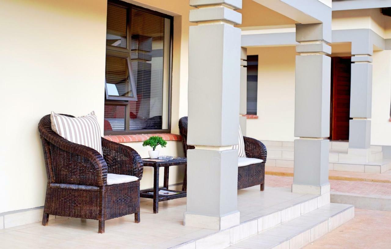 Green Haven Apartments เอซูลวินิ ภายนอก รูปภาพ